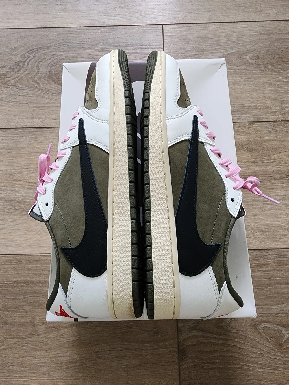 Travis Scott Medium Olives Jordan 1 Low